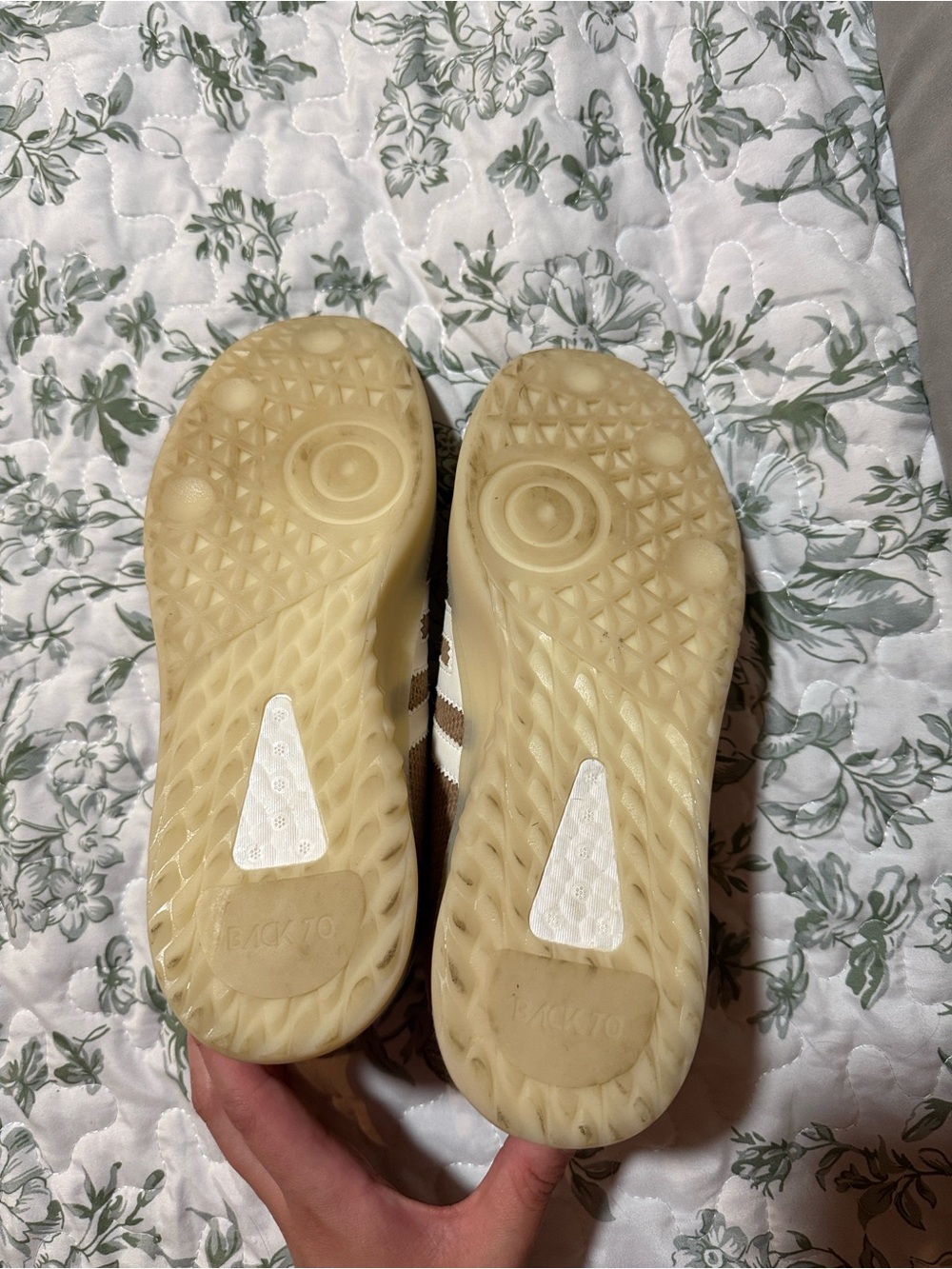 Women’s Back 70 Sneakers - Picture 4 of 5
